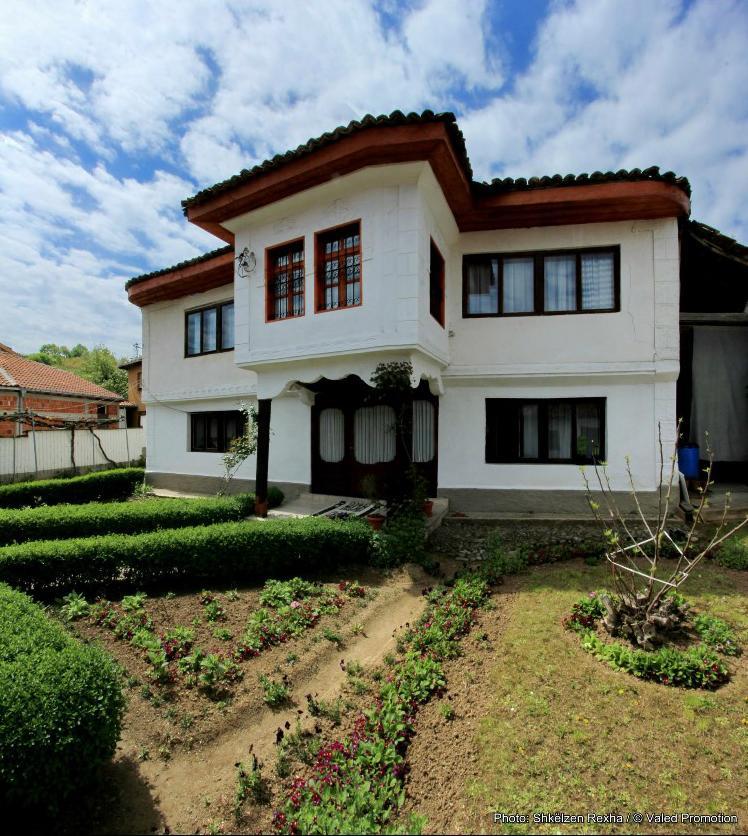 Bujtina Zhaveli Bed & Breakfast Gjakova Exterior photo